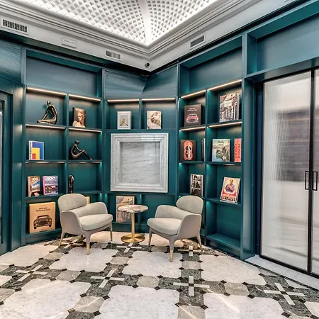 The Spotlight Boutique